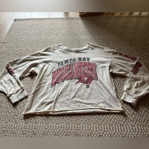 Vintage style Tampa Bay Buccaneers crop top long sleeve